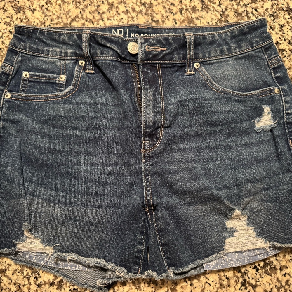 NO BOUNDARIES Stylish Denim Shorts with floral inside pockets